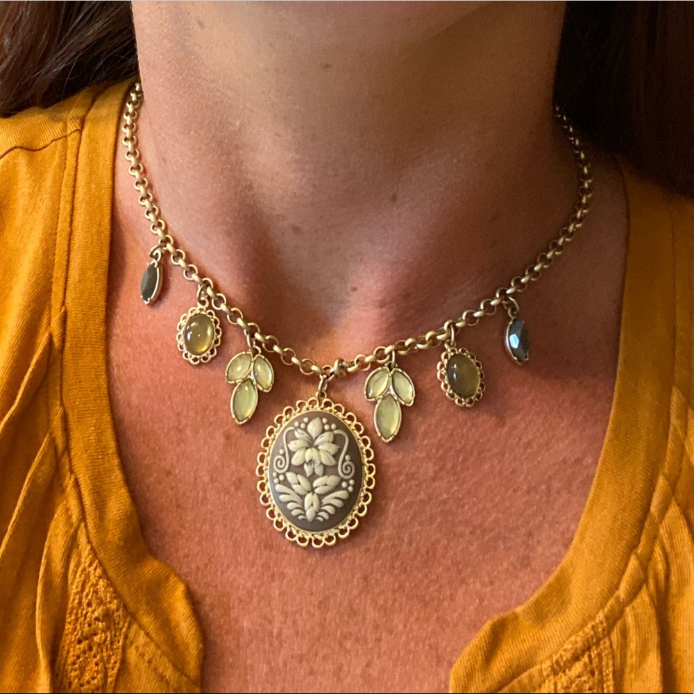 Lia Sophia vintage necklace